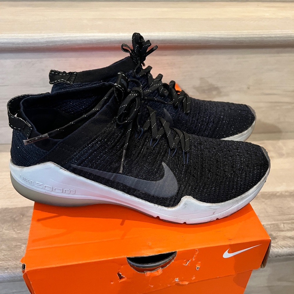 Nike Air Zoom Fearless Fly knit 2 Navy Metallic Sz 7 Good condition
